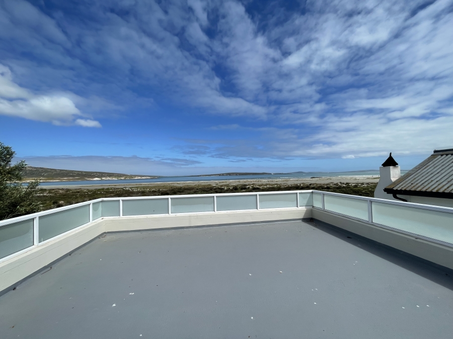 4 Bedroom Property for Sale in Middedorp Western Cape